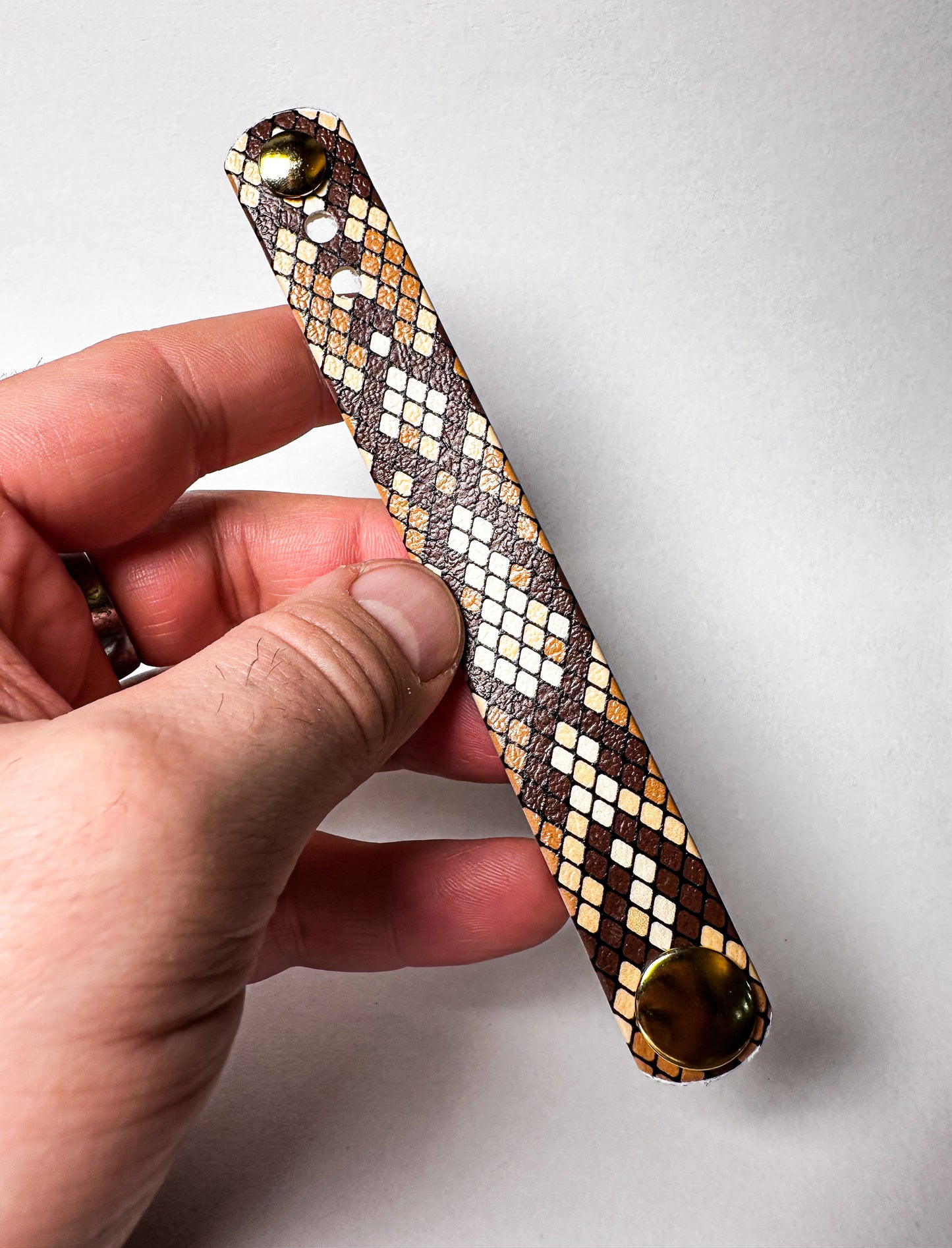 Belt Lopp - Brown Snake